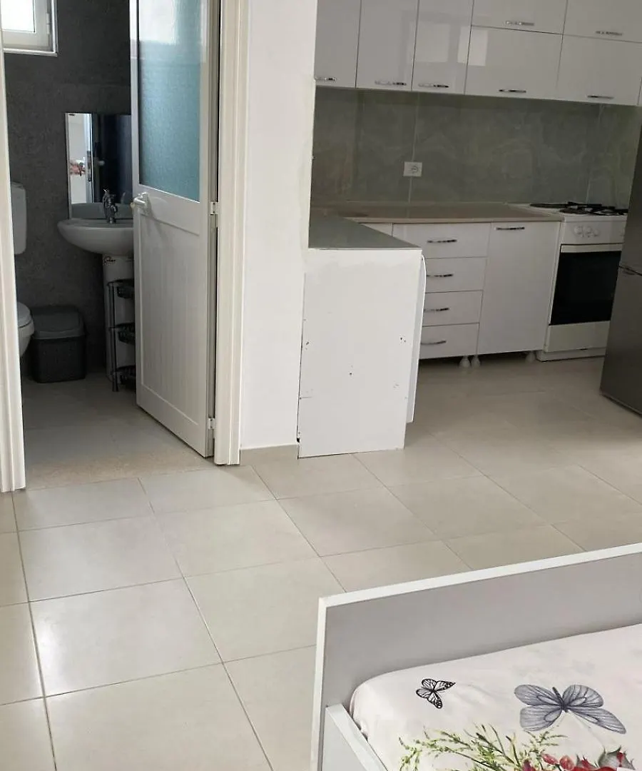 Feriz Vukaj Apartment Hamallaj Albania
